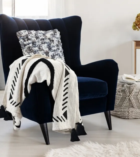 Anna Black And White Diamond Throw-Kirkland's Home Flash Sale
