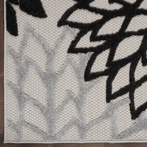 Black And White Floral Outdoor Area Rug, 5X7-Kirkland's Home Best