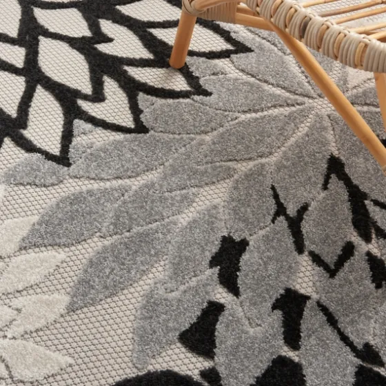 Black And White Floral Outdoor Area Rug, 5X7-Kirkland's Home Best