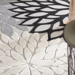 Black And White Floral Outdoor Area Rug, 7X10-Kirkland's Home Best Sale