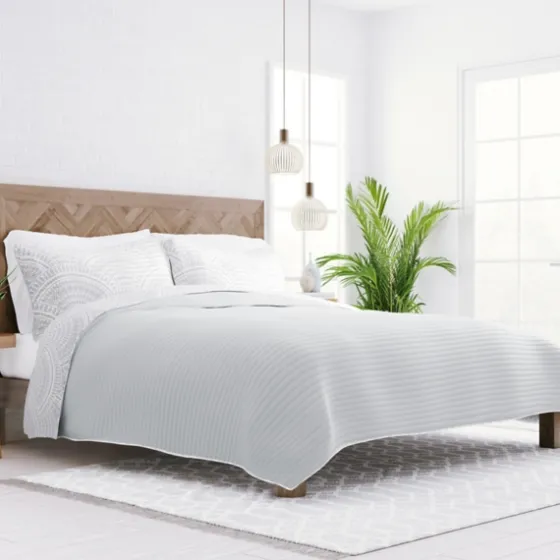 Gray Scalloped Reversible 3-Pc. King Quilt Set-Kirkland's Home Best