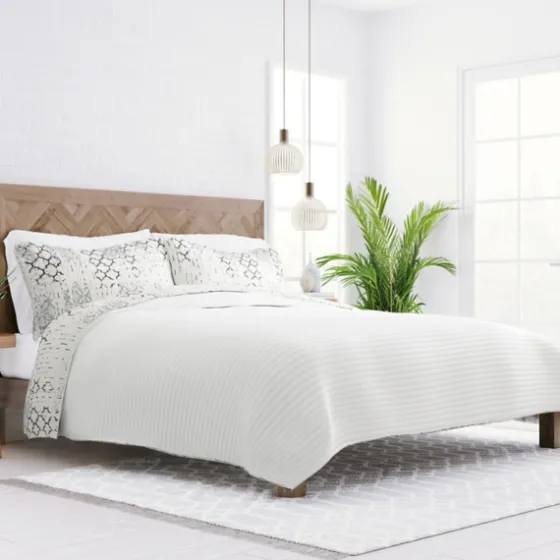 White Trellis Reversible 3-Pc. King Quilt Set-Kirkland's Home Cheap